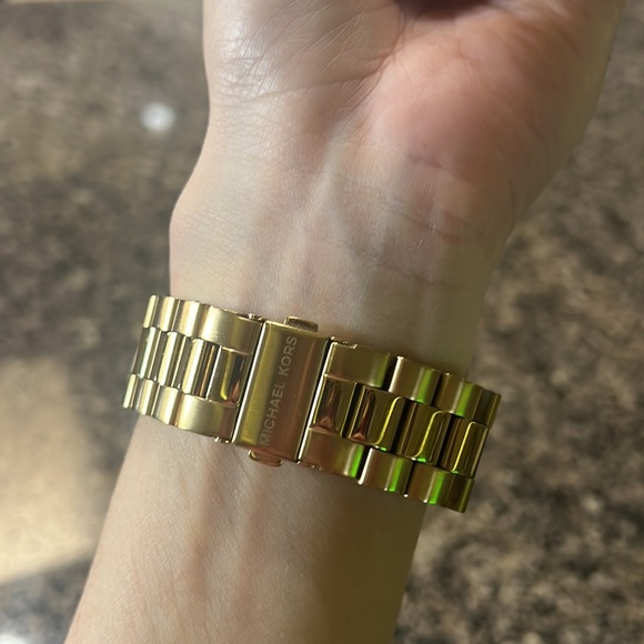 Michael Kors Watch Hunger Stop Runway Watch - Picture 7 of 7